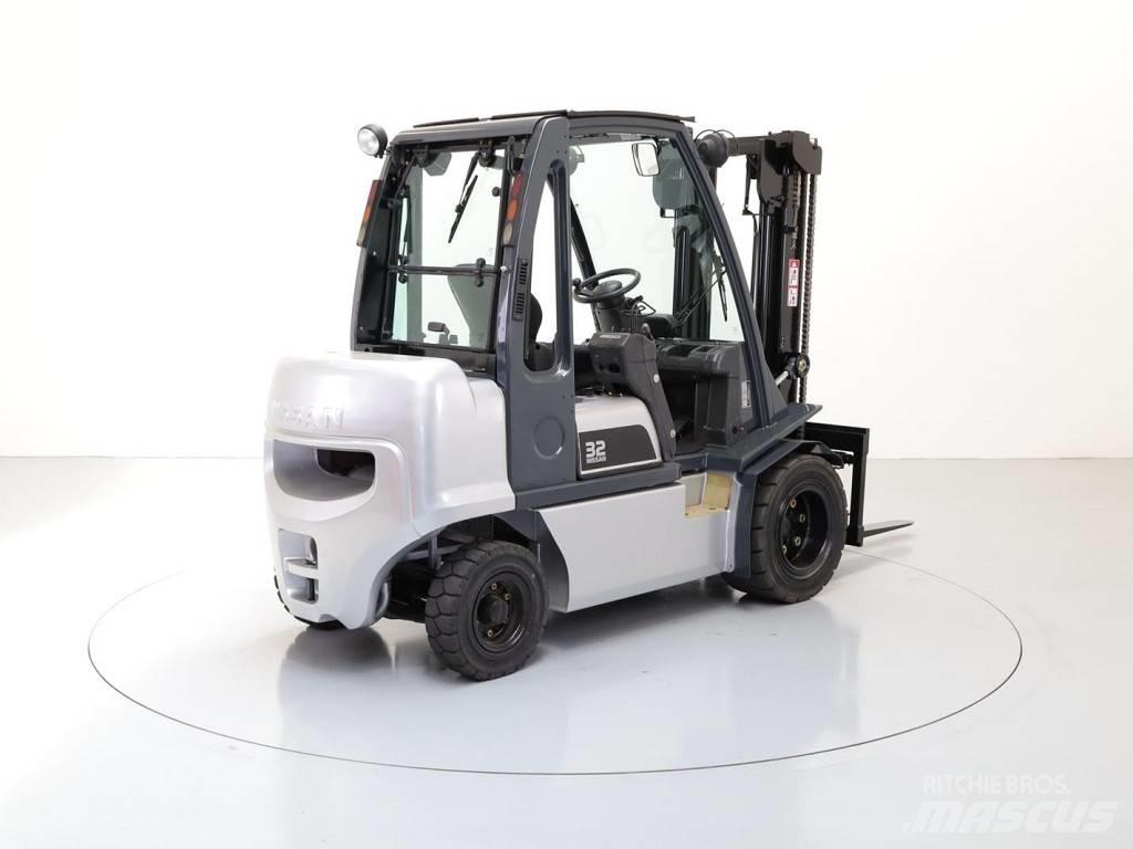 Nissan FD01A18Q Chariots diesel