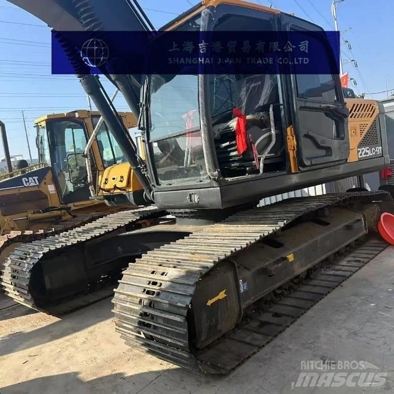 Hyundai R225 Pelle sur chenilles