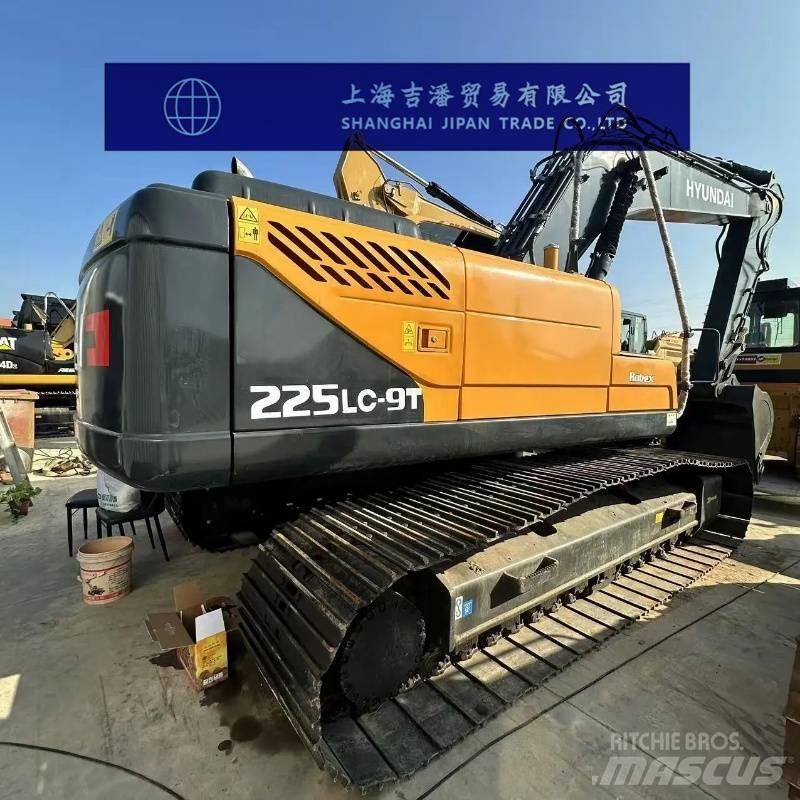 Hyundai R225 Pelle sur chenilles