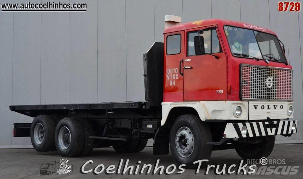 Volvo F89-42 (6x2) Camion plateau