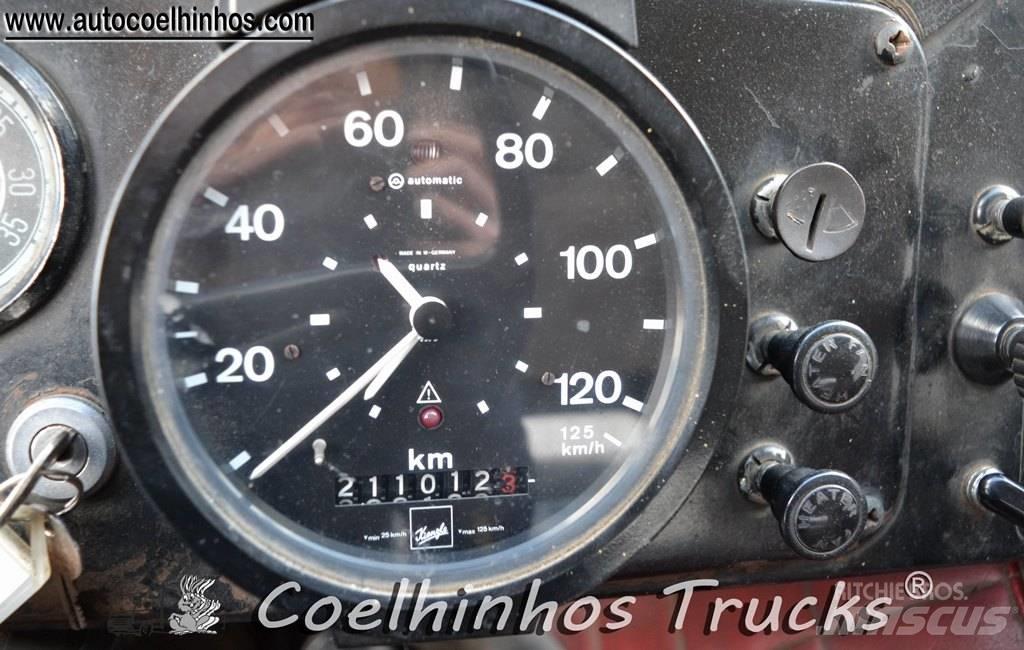 Volvo F89-42 (6x2) Camion plateau