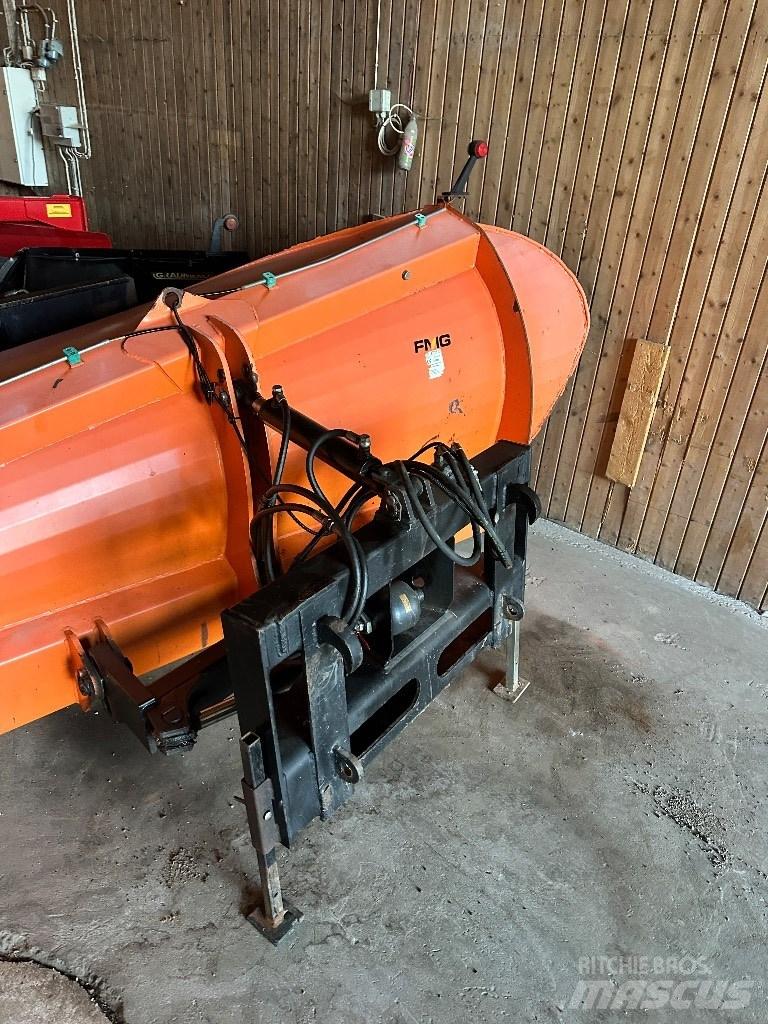 FMG AA 300 Chasse neige