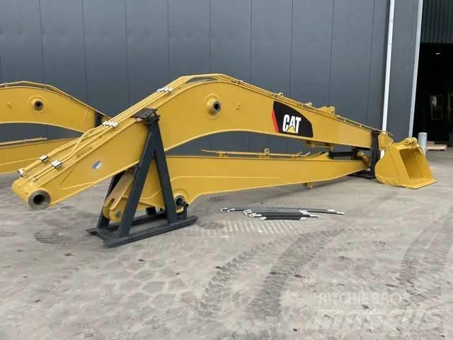 CAT 323D 15m Set Pelle rétro arrière