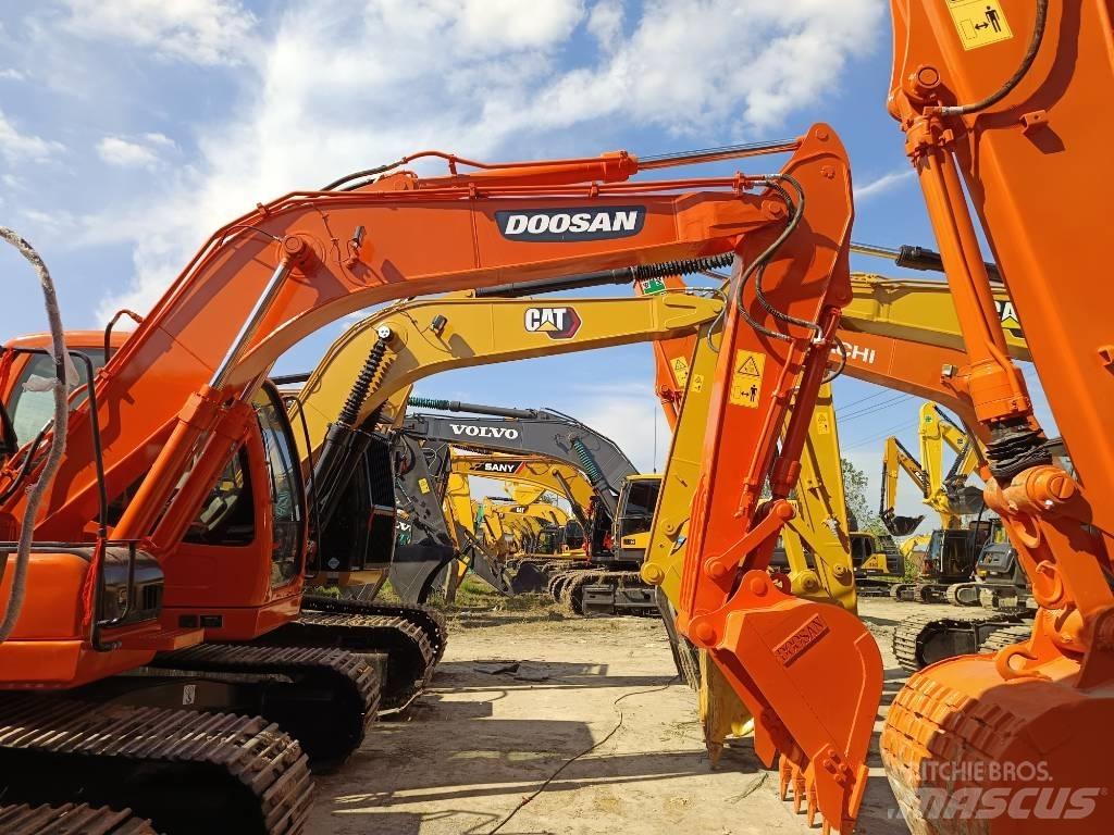 Doosan DX 150 LC Pelle sur chenilles
