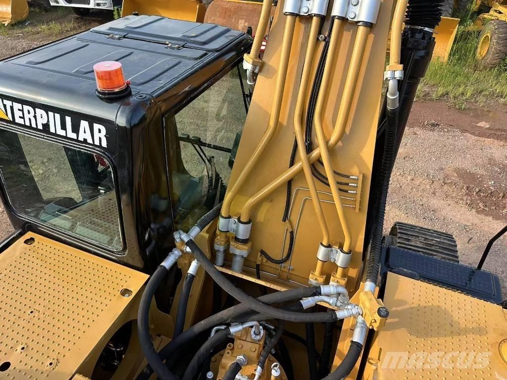 CAT 330D Pelle sur chenilles