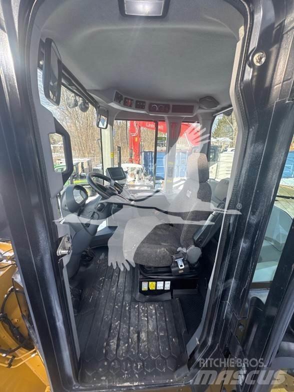 CAT 938M Chargeuse sur pneus