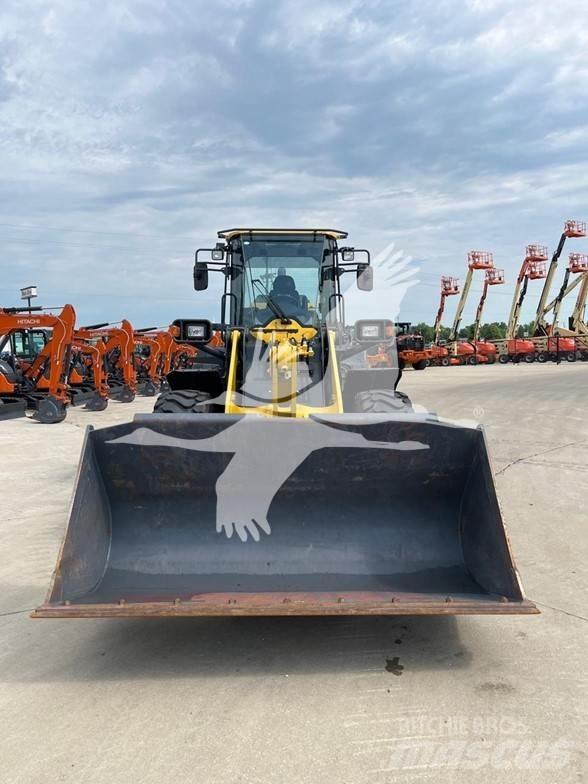 Komatsu WA270 Chargeuse sur pneus