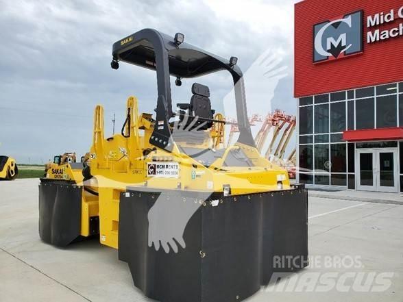 Sakai GW754 Rouleaux à pneumatiques