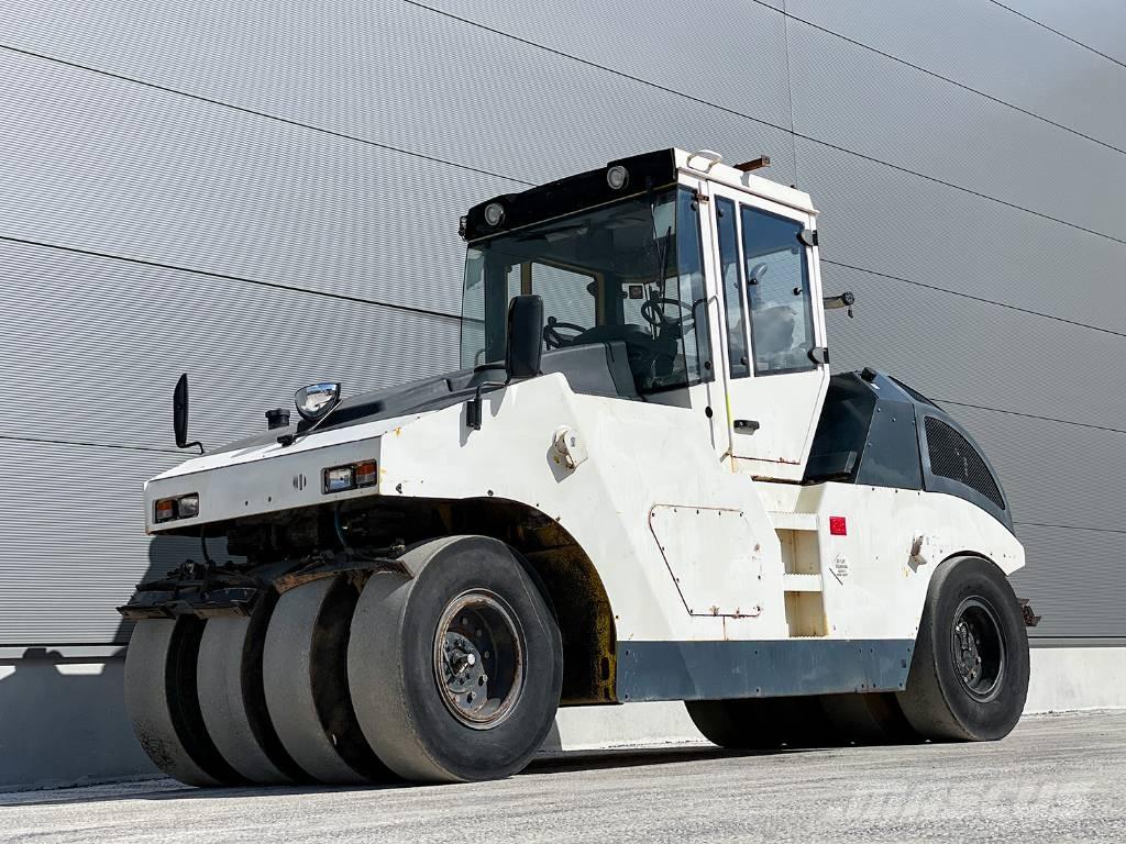 Bomag BW 24 RH Rouleaux à pneumatiques