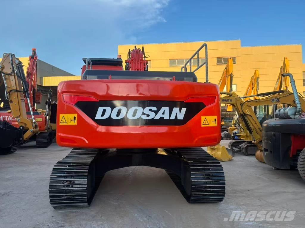 Doosan DX 225 LC Pelle sur chenilles