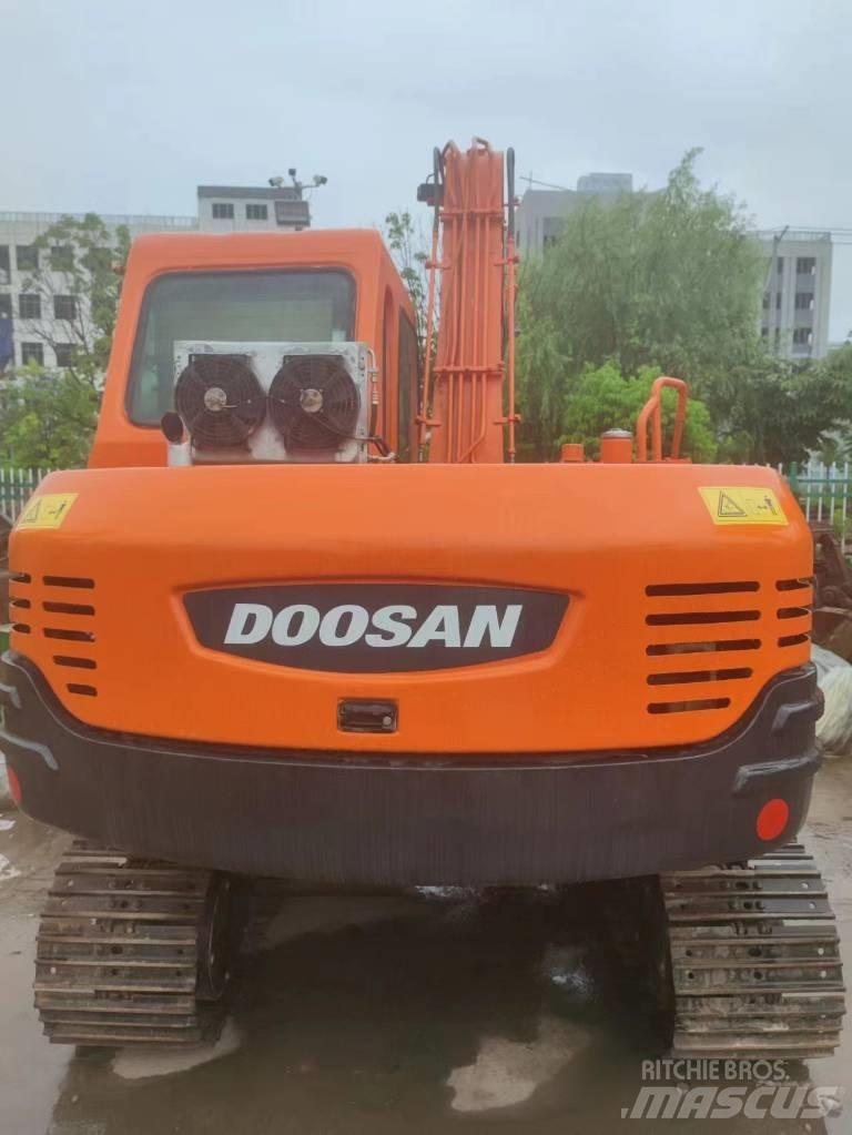 Doosan DH 80 Pelle sur chenilles