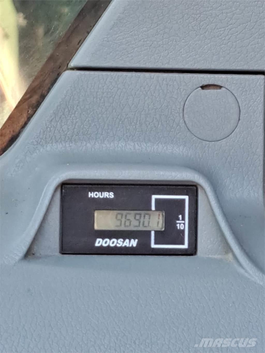 Doosan DX170W-5 Pelle sur pneus