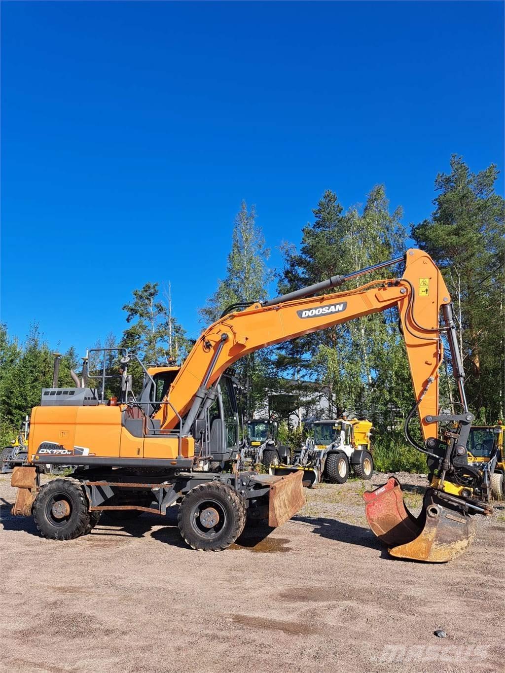 Doosan DX170W-5 Pelle sur pneus