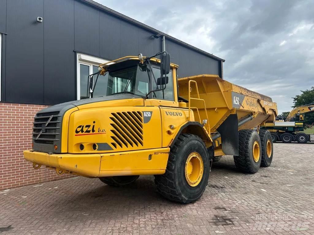 Volvo A25D Tombereau articulé