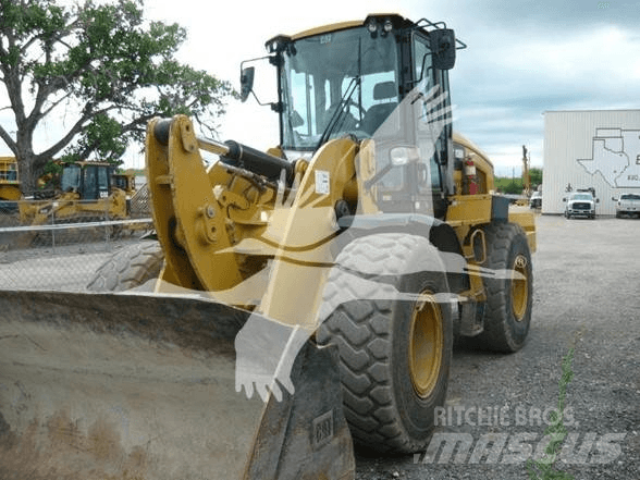 CAT 938M Chargeuse sur pneus