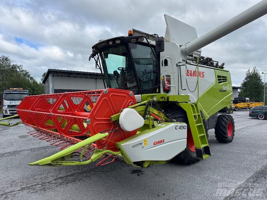CLAAS Tucano 320 Moissonneuse batteuse