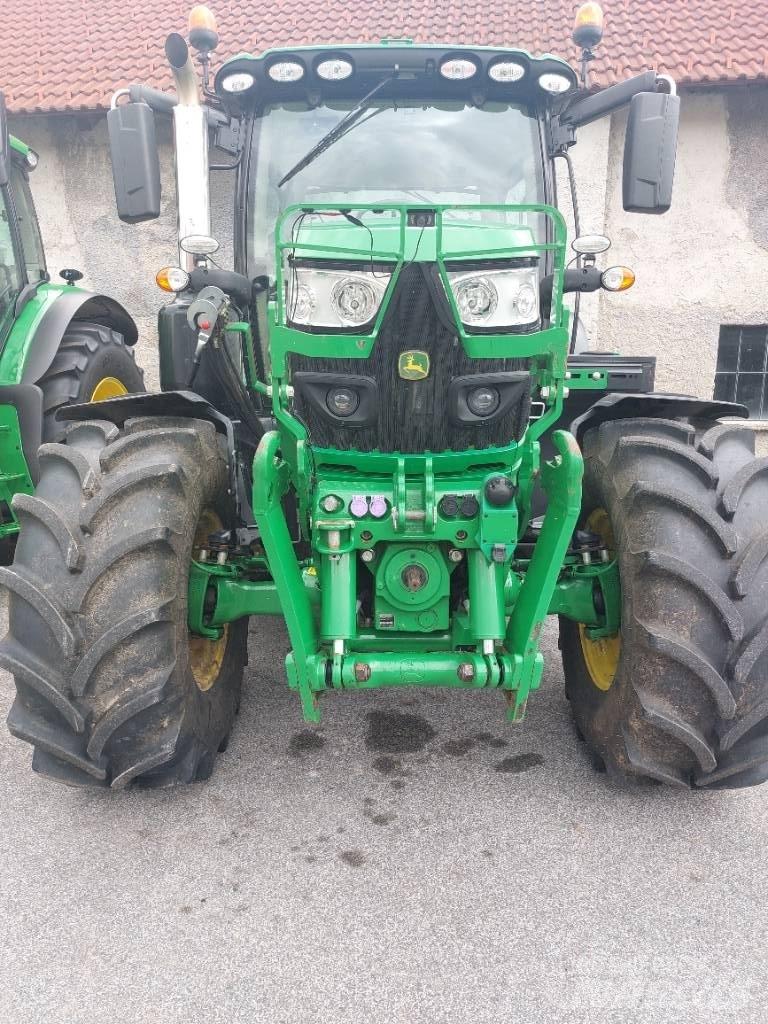 John Deere 6130 R Tracteur