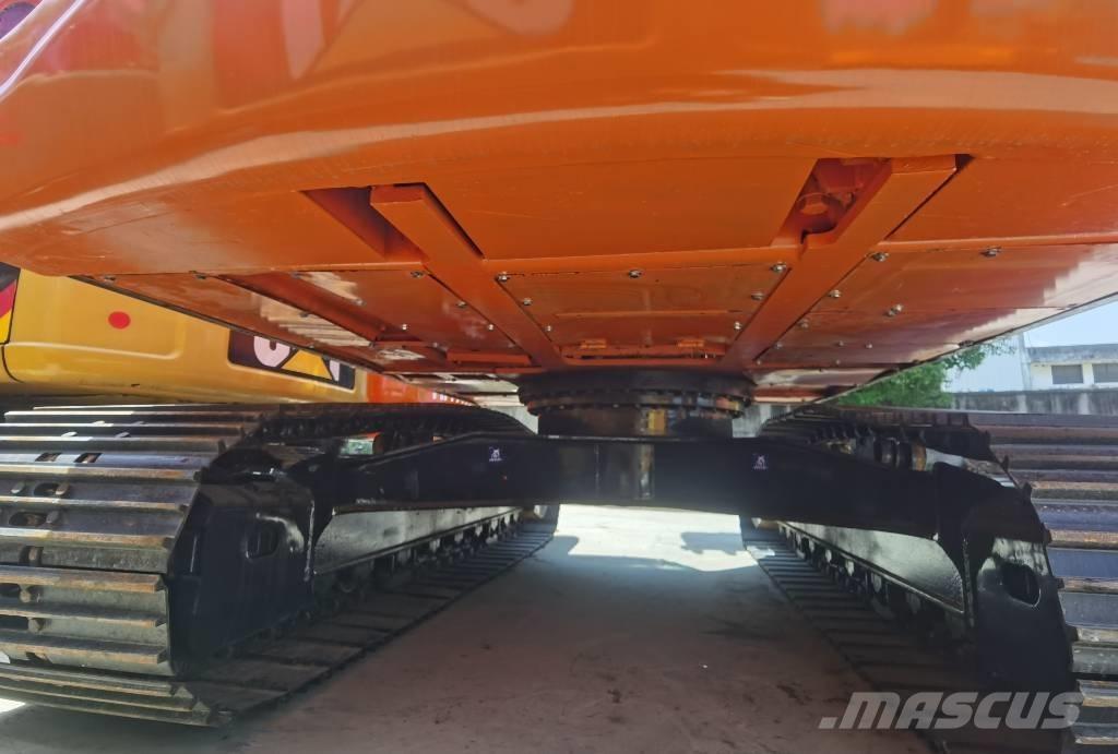 Doosan DX 225 LC Pelle sur chenilles