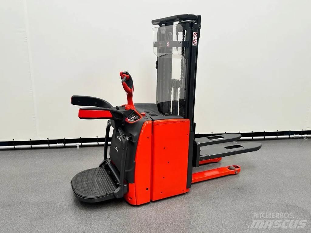 Linde L 14 AP Gerbeur accompagnant