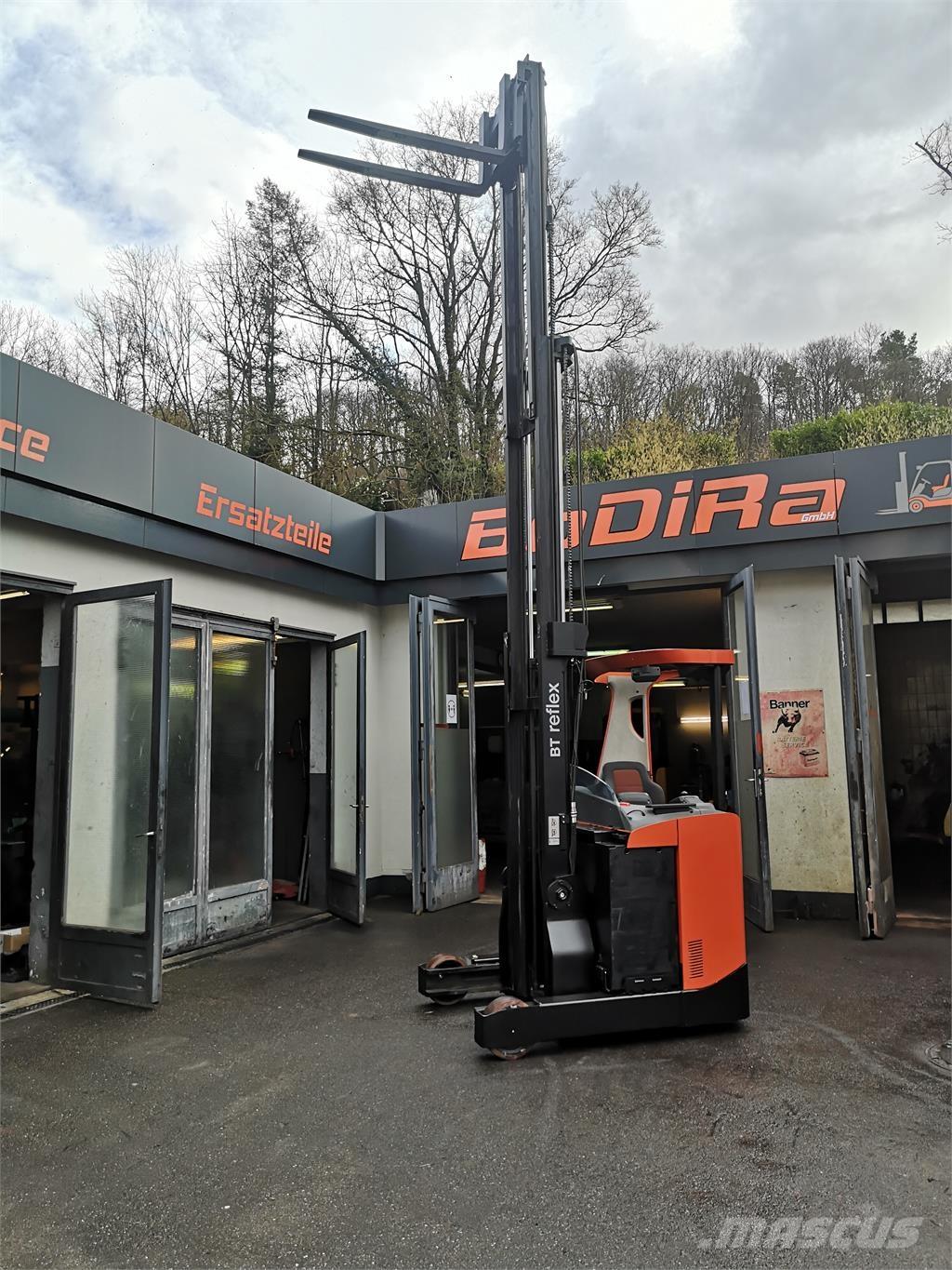 BT RRE 160 Chariot à mât rétractable