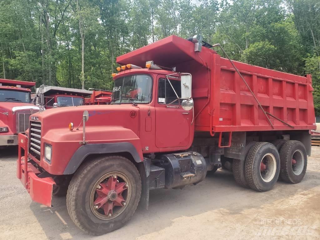 Mack RD690SX Camion benne