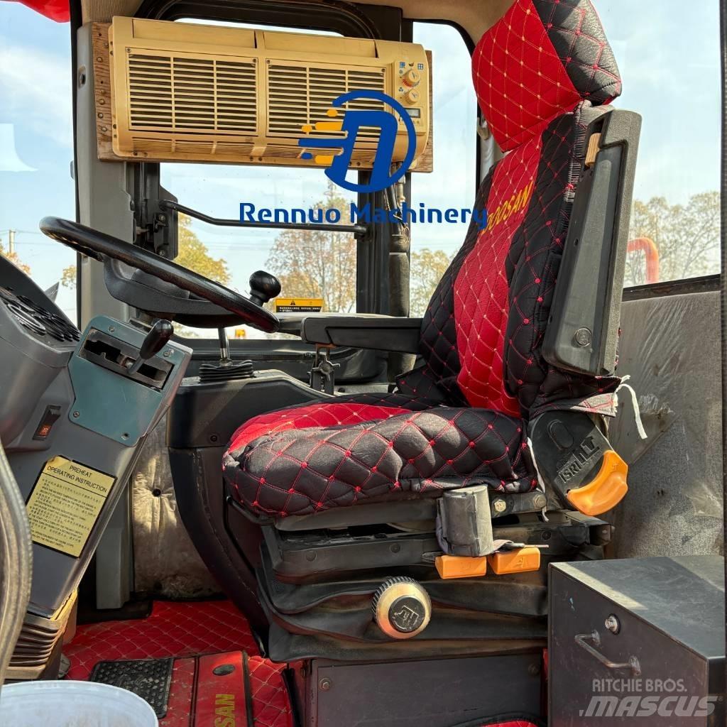 Doosan DL505 Chargeuse sur pneus