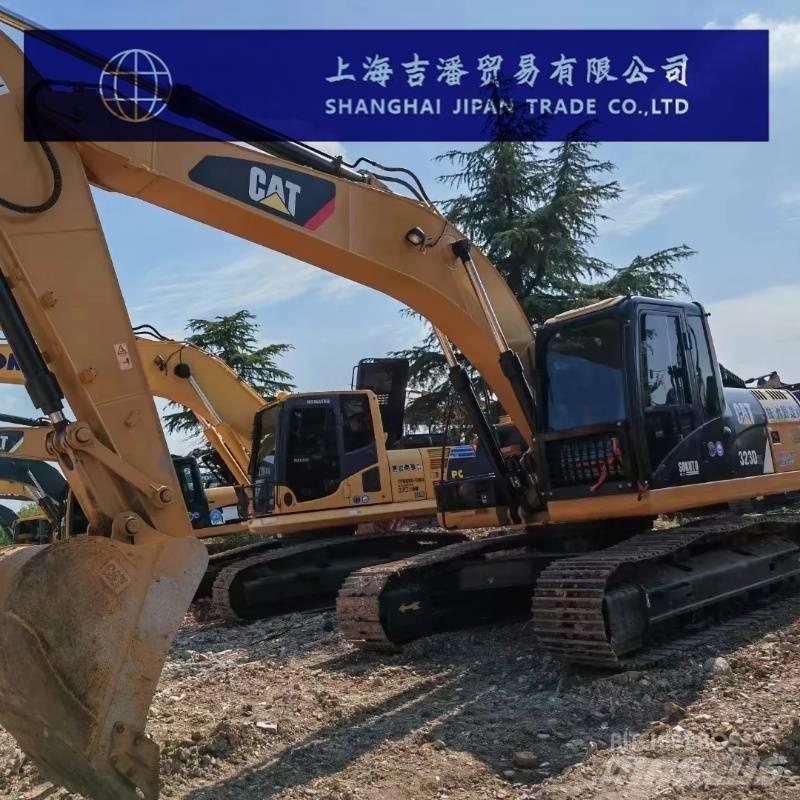 CAT 323 D Pelle sur chenilles