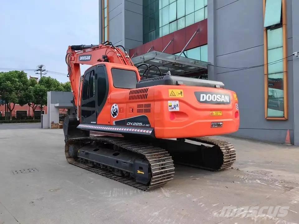 Doosan DX225LC-9C Pelle sur chenilles