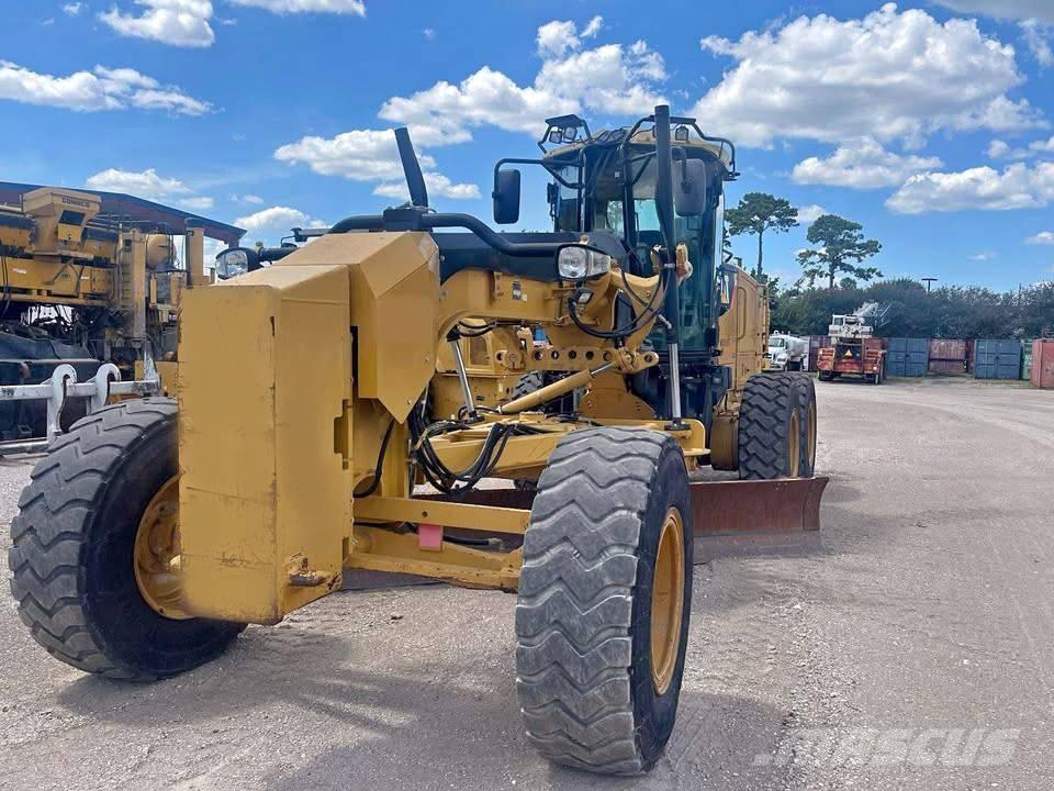 CAT 140 M 2 Niveleuse