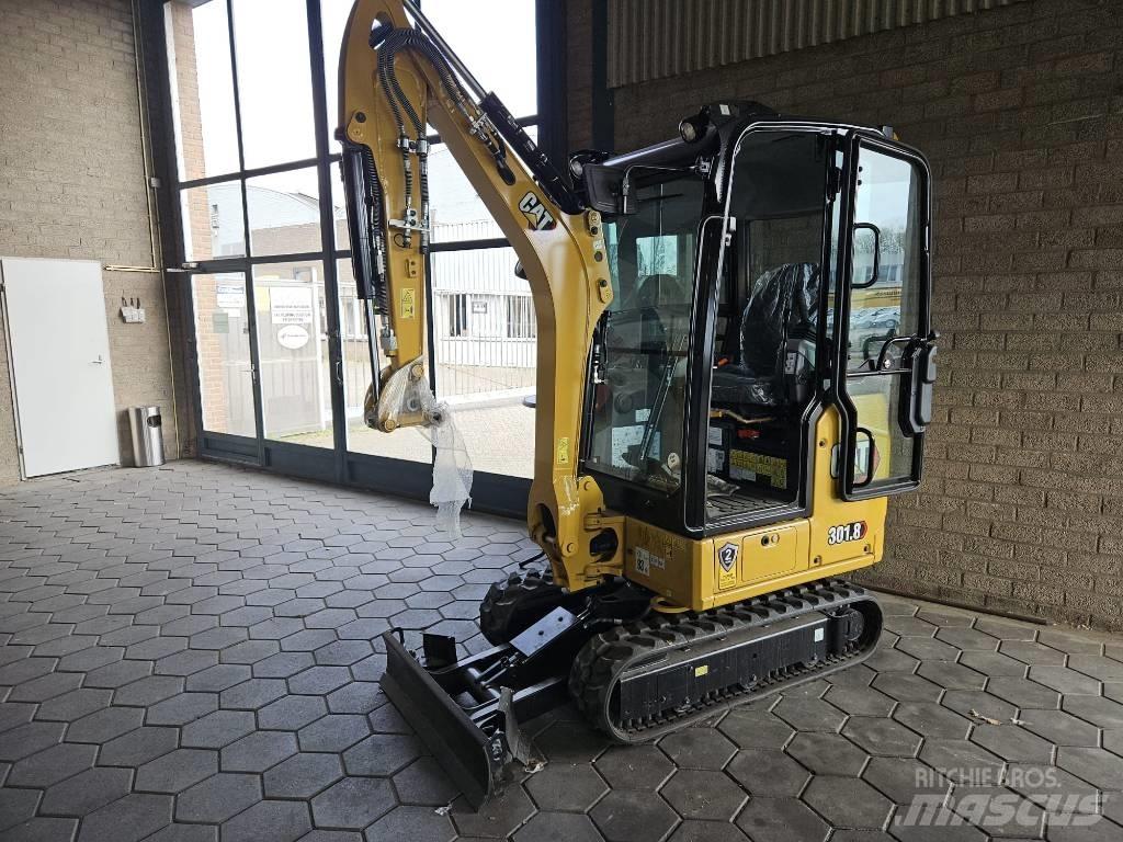 CAT 301.8 Mini pelle < 7t