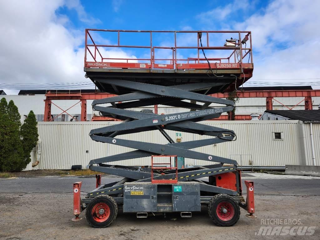 SkyJack SJ 9250 RT Nacelle ciseaux
