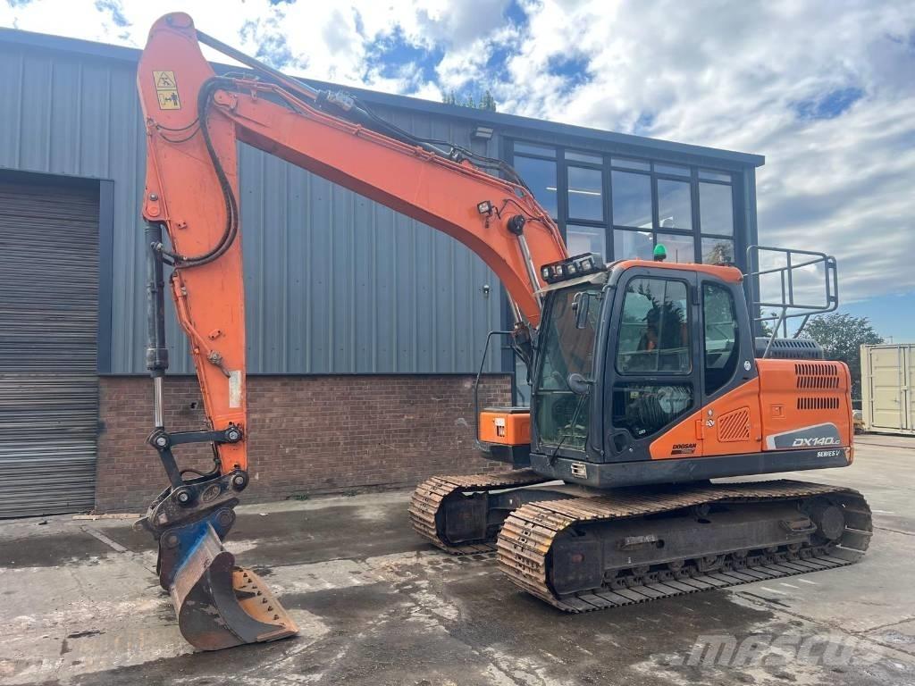 Doosan DX 140 LC Pelle sur chenilles