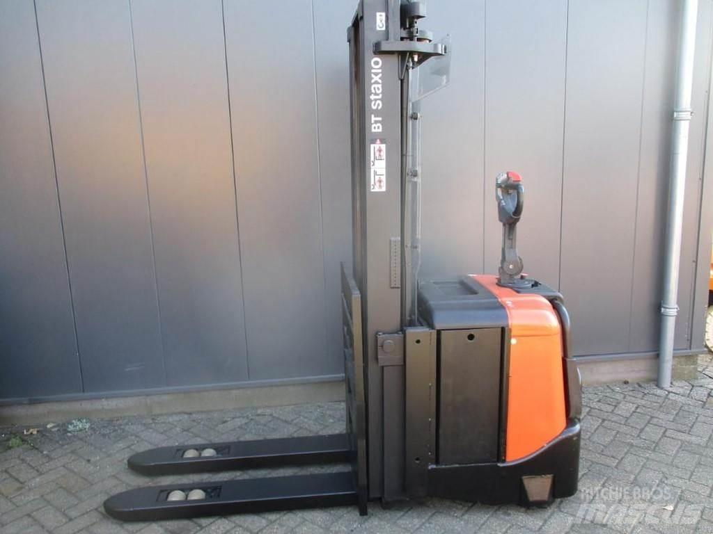 BT SPE 160L Gerbeur accompagnant