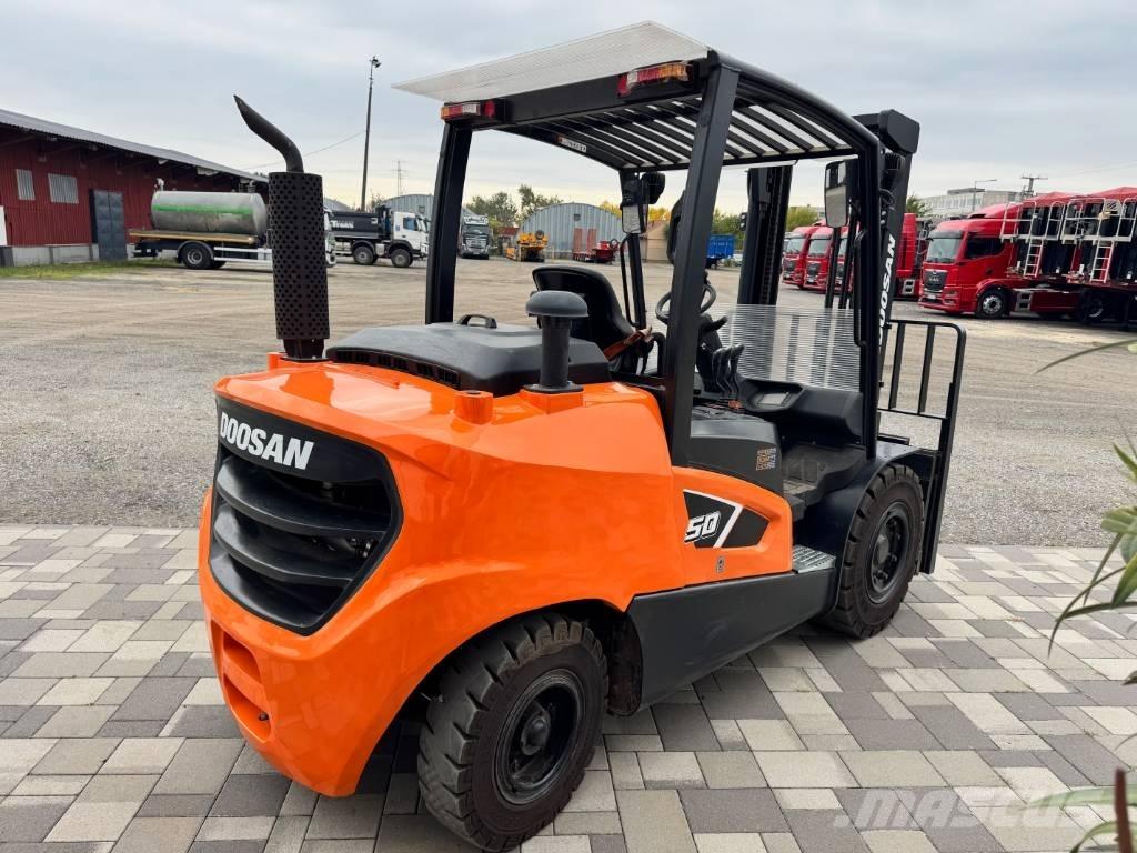 Doosan D 50,  130üó!!! 5t Chariots diesel