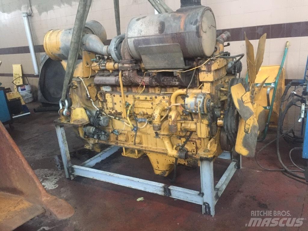 Komatsu WA600-1 Chargeuse sur pneus