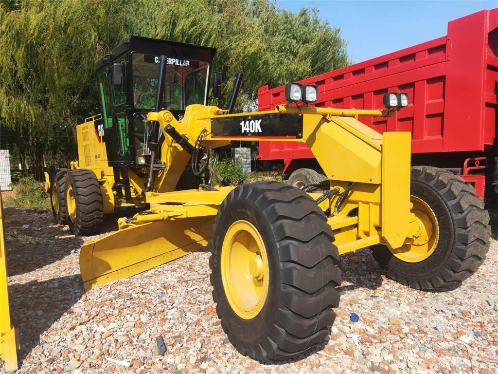 CAT 140 K Niveleuse