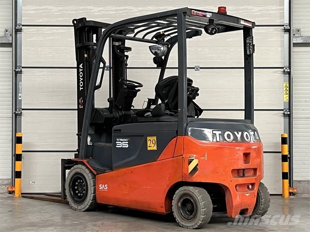 Toyota 8FBMT35 Chariots élévateurs électriques