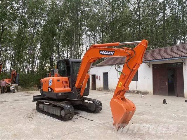 Doosan DX60 Pelle sur chenilles