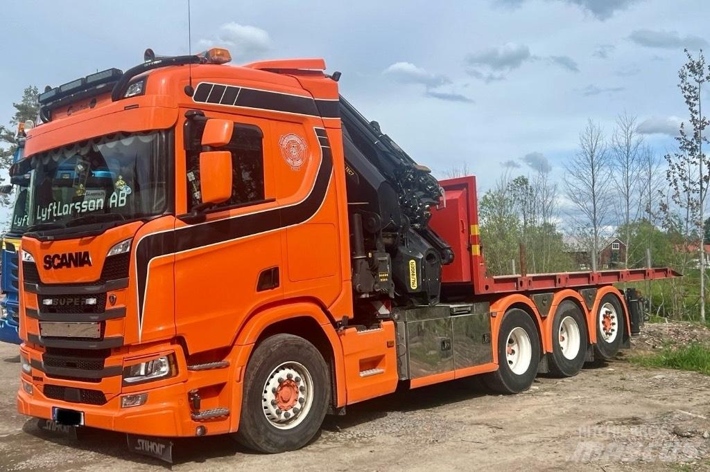 Scania R 500 Camion plateau ridelle avec grue