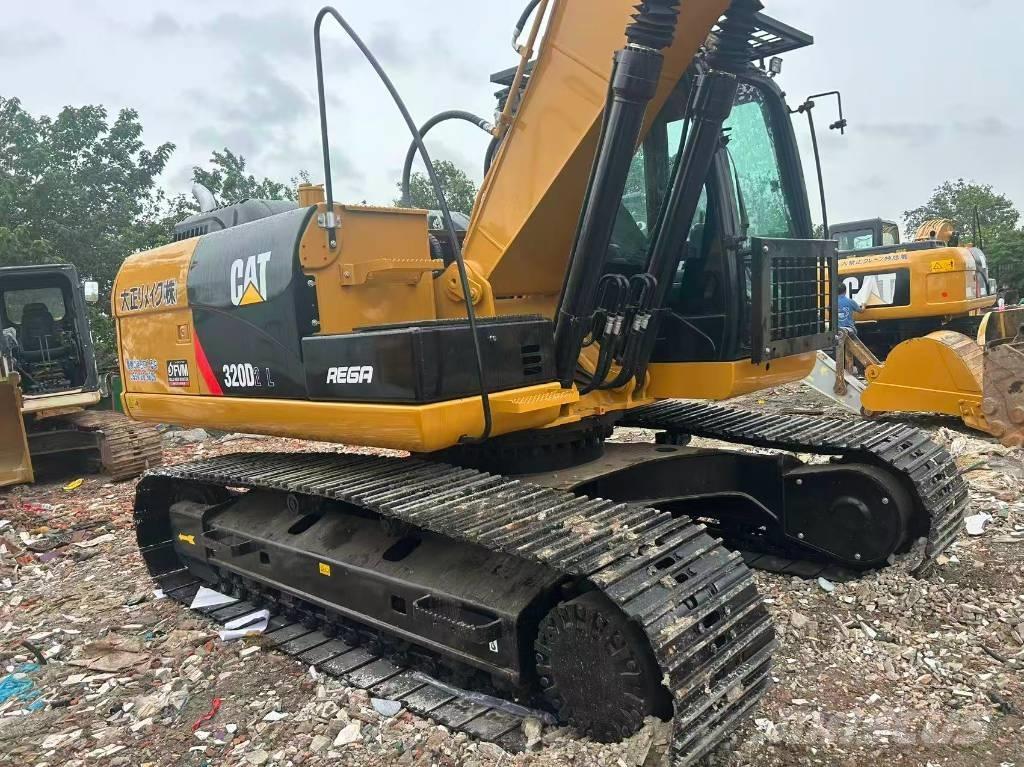 CAT 320D2L Pelle sur chenilles