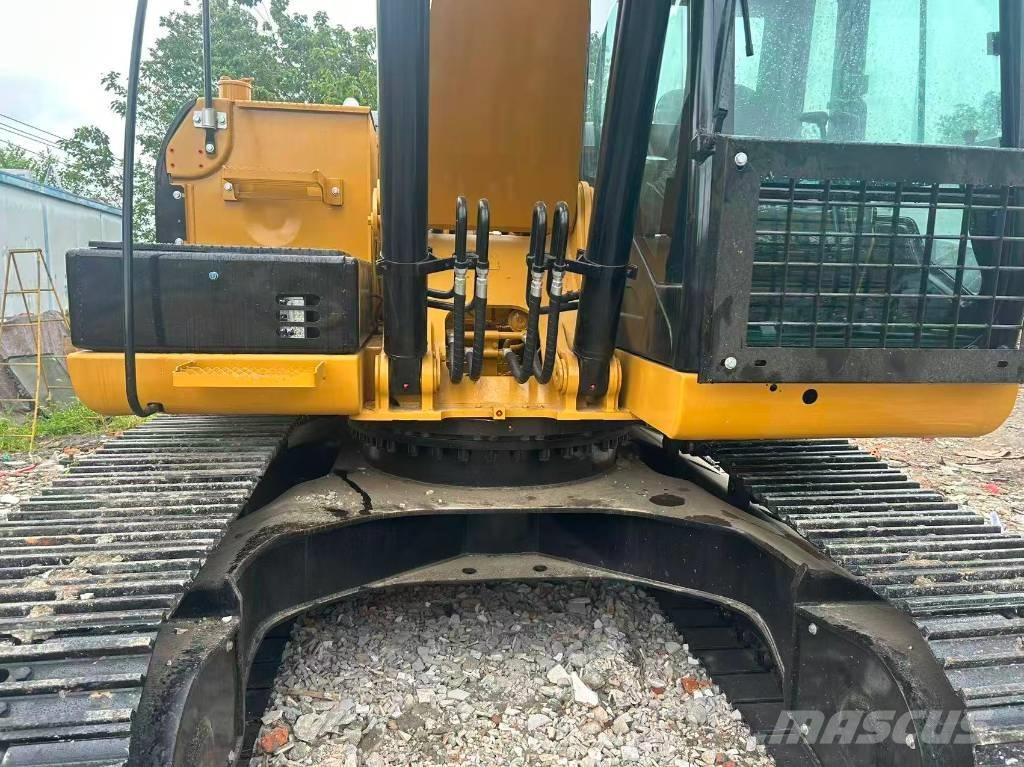 CAT 320D2L Pelle sur chenilles