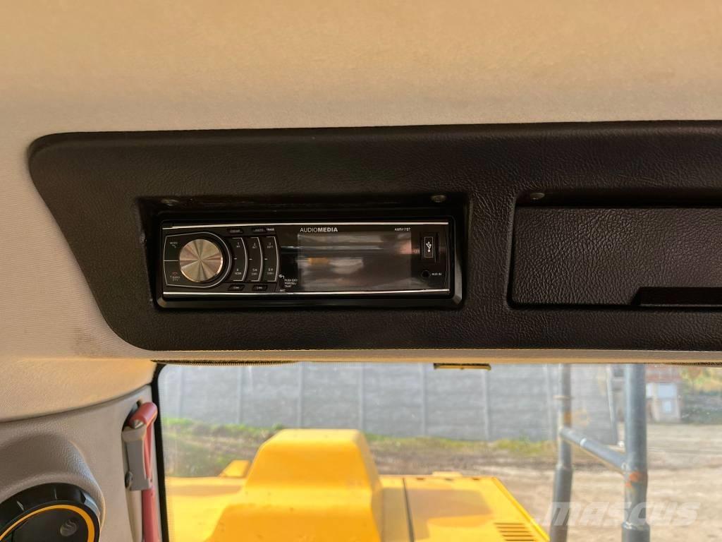 JCB 220X C 4F Pelle sur chenilles