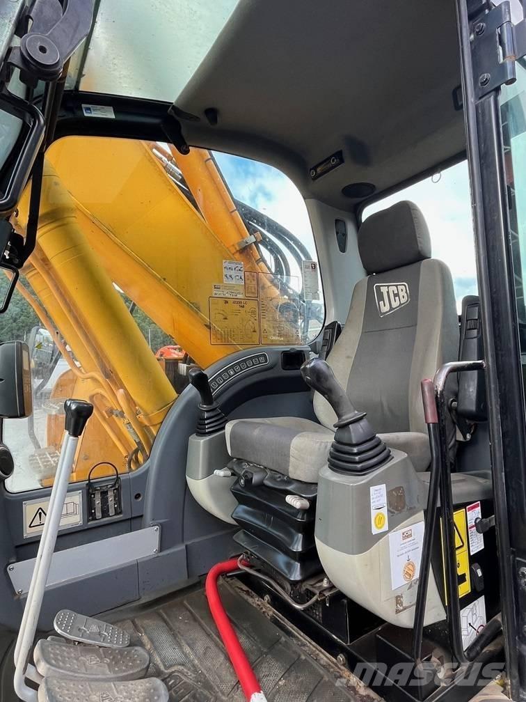 JCB JZ 235 LC Pelle sur chenilles