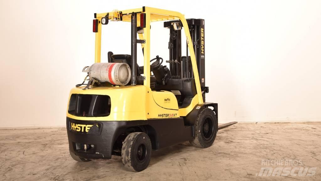 Hyster H3.0XT Chariots GPL