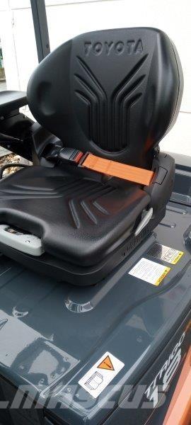 Toyota 8FBM18T Chariots élévateurs électriques