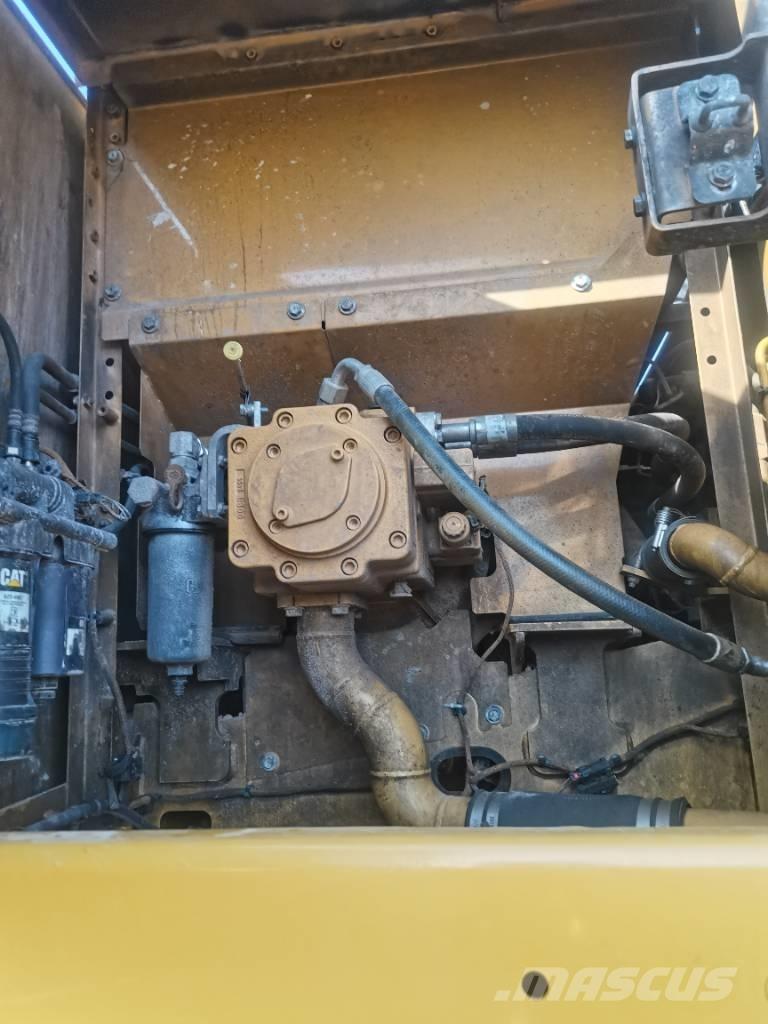 CAT 320 GC Pelle sur chenilles