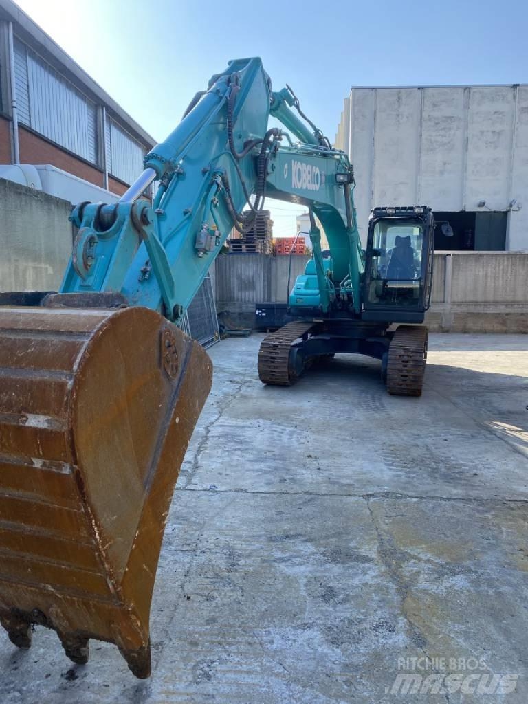 Kobelco SK210NLC Pelle sur chenilles