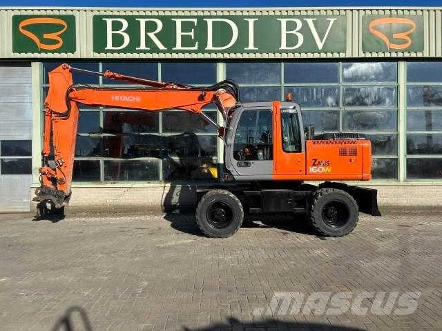 Hitachi ZX 160 W Pelle sur pneus