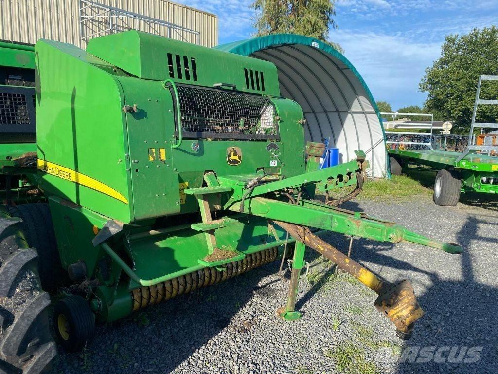 John Deere 568 Presse à balle ronde