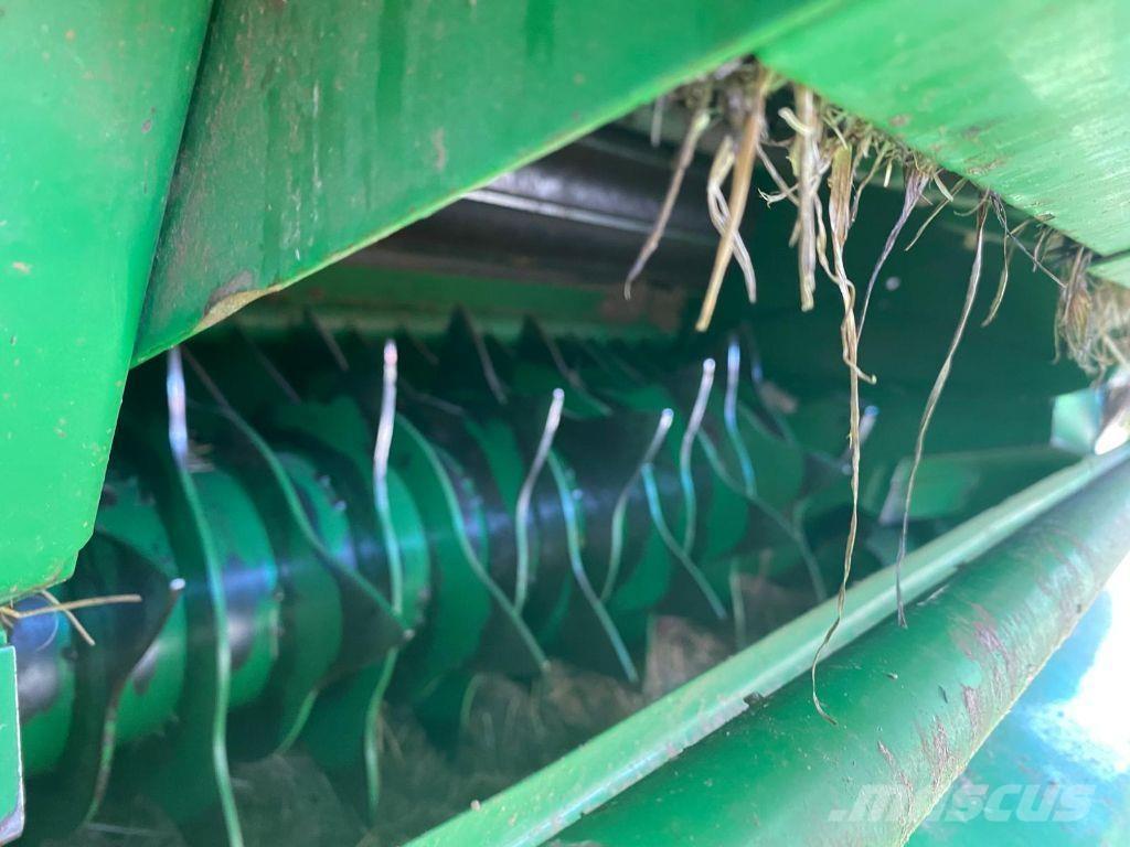 John Deere 568 Presse à balle ronde